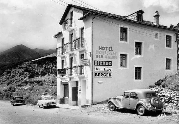 Fotografía histórica del primer Hotel Naudi en Soldeu, años 60, origen de Grup Naudi